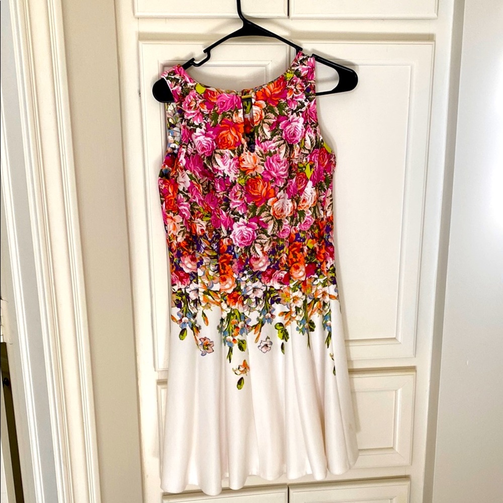 New Gabby Skye Floral Sleeveless Dress